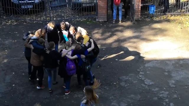 Вот так отдыхают студенты УЭМК на переменах смотреть онлайн