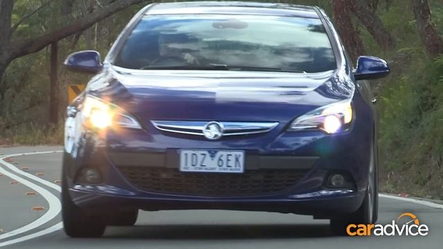 Warm-hatch comparison - DS3 DSport v Astra GTC v Veloster SR Turbo v Pro_cee'd GT смотреть онлайн