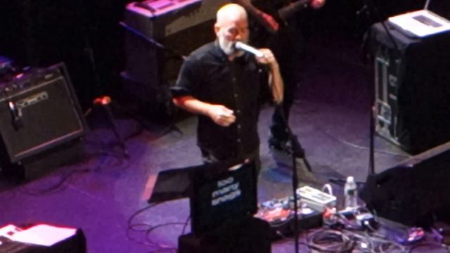 Michael Stipe - All The Young Dudes смотреть онлайн