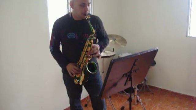 Hello-Alto Saxophone смотреть онлайн