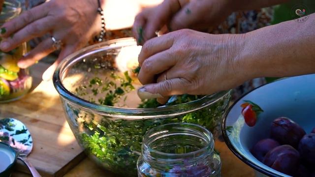 Заготовка и консервирование свежих черных слив Азербайджанская Кухня Деревенская Кухня Рецепты смотреть онлайн