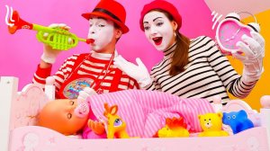 Как разбудить пупса Беби Анабель? Веселые игры в куклы для детей