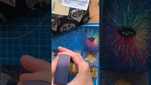 Распаковка оракула Cosma Visions - от потрясающего художника Джеймса Идса, оригинальная колода смотреть онлайн
