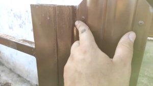 Забор из евроштакетника волной