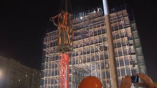 МК ТВ. Ника улетела с Триумфальной арки смотреть онлайн