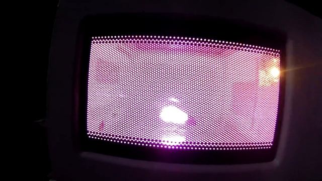 Что будет если в микроволновку положить лампочку накаливания смотреть онлайн