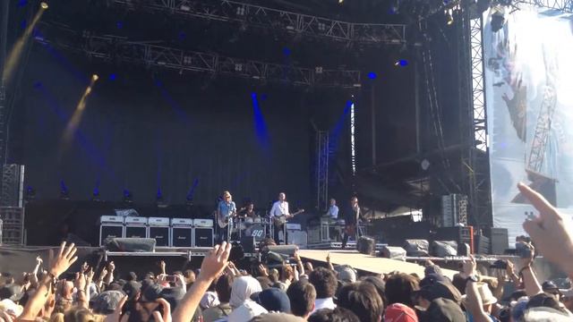 Hellfest 2014 - Status Quo - In the Army Now смотреть онлайн
