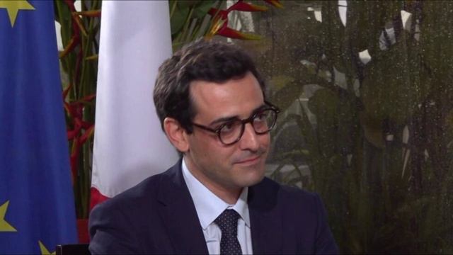 La France n'est pas intéressée par les négociations avec la Russie. смотреть онлайн