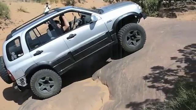 99 Grand Vitara in Moab смотреть онлайн