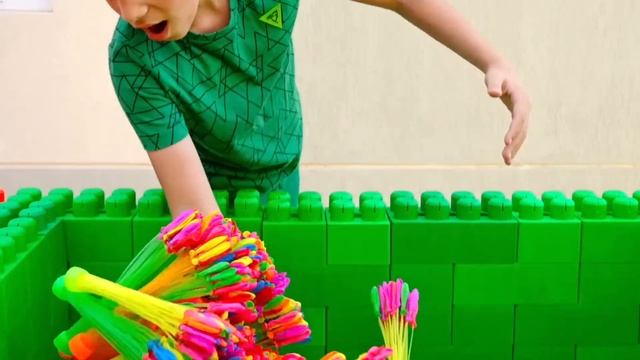 Jason and Alex Funny Colors Challenge with Cars смотреть онлайн