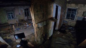 Демон в заброшенном доме Demon in an abandoned house
