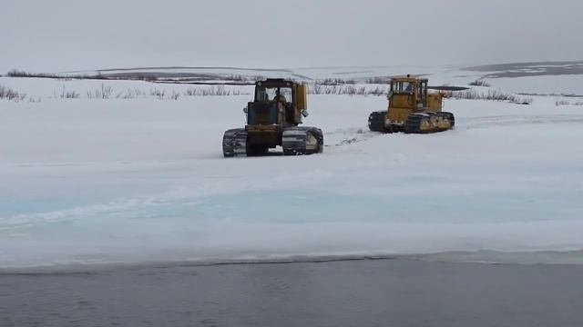Бульдозерист утопил свой бульдозер...! Гляньте...это правда смотреть онлайн