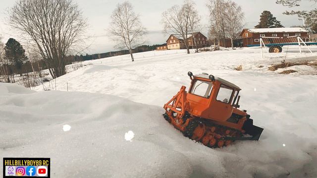 Rc Snowrunner Dt 75 дт 75 First Run On The Snow With Rc Bulldozer Not Rc4wd Cross Rc Axial Traxxas