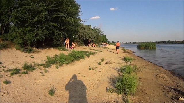 ВЕЧЕРНИЕ КУПАНИЕ НА ДОНЕЦКОМ МОРЕ . смотреть онлайн