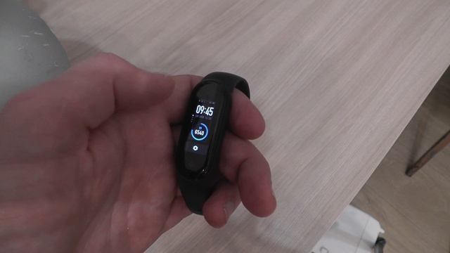 Как за 1 секунду поменять заставку экрана на Xiaomi Mi Band 5 ? смотреть онлайн
