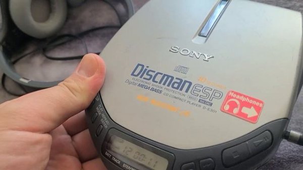 CD player Sony D-E301 demo