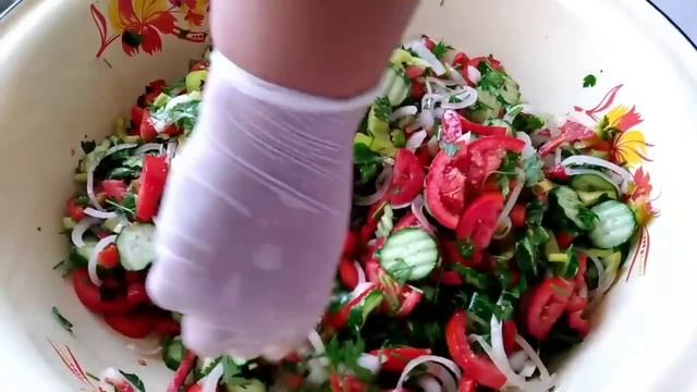 САЛАТ на зиму КАК СВЕЖИЙ ! СЕКРЕТ хранения! ПРОВЕРЕННЫЙ РЕЦЕПТ!! #шакароб #назиму огуречный салат смотреть онлайн
