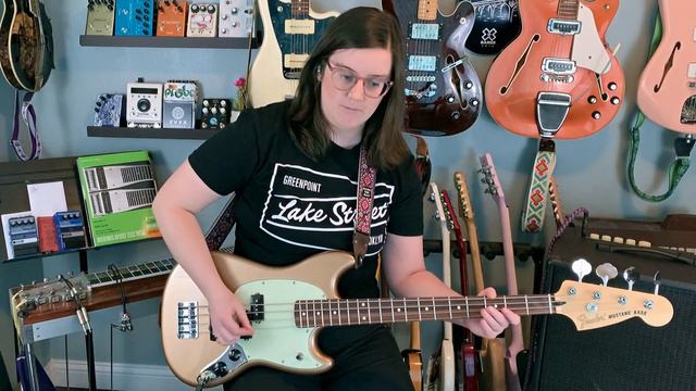 Fender Player Series Mustang Bass Demo & Review смотреть онлайн