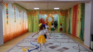 Детский танец с лентами "Радуга для мамы" Городской конкурс-(1место)