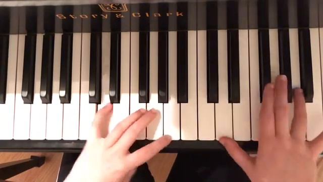 Make up Ariana Grande Piano Tutorial EASY !!! смотреть онлайн