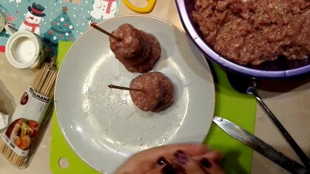 Новогодние мясные "Снеговики" смотреть онлайн