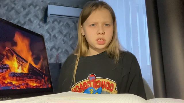 что взять в лагерь ?//рассказала что взять в лагерь в этом видео:)/// смотреть онлайн