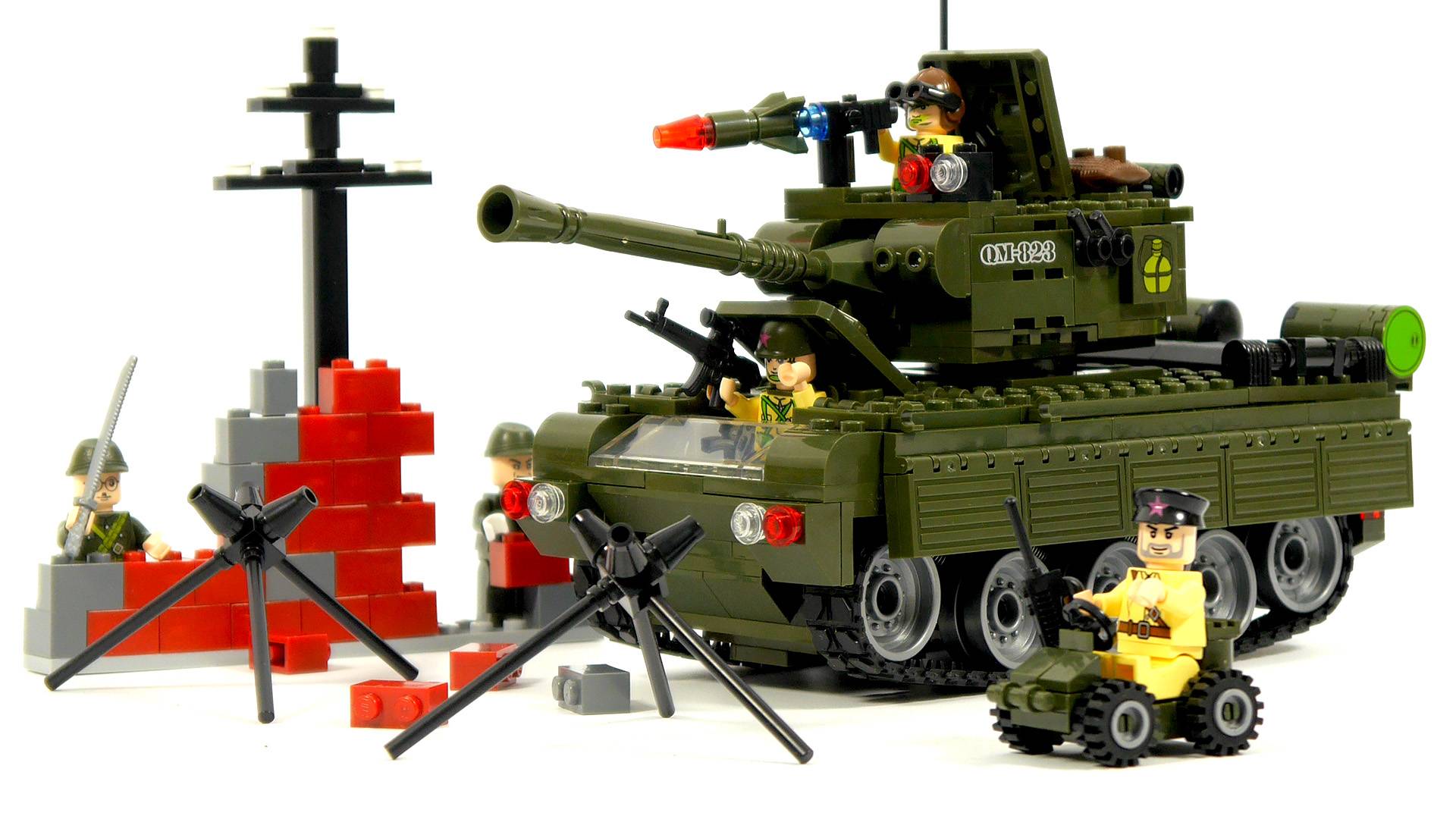 Собираем танк из LEGO - конструктор Enlighten Combat Zones 823 Tanks
