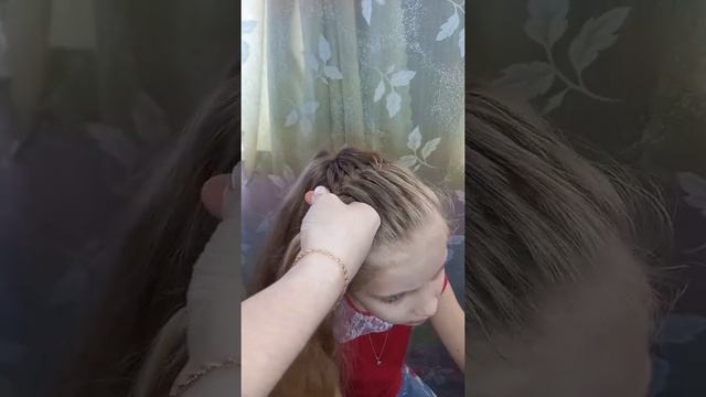 ☆Быстрая и удобная причёска☆#прическинадлинныеволосы#причёскидлядевочек смотреть онлайн