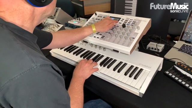 Waldorf KYRA playing demo -no words смотреть онлайн