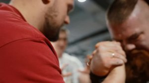 AKIMBO ПРОТИВ ДАЦИКА / АРМРЕСТЛИНГ