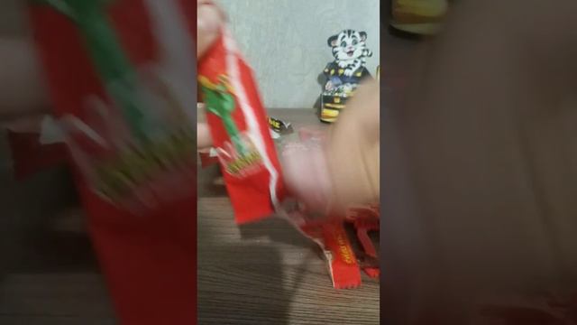 открываю скрепышей new 4, завров и треснутых 😸 смотреть онлайн