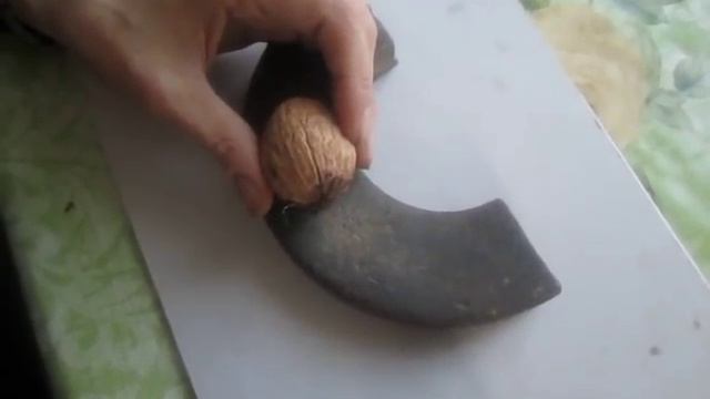 Как Правильно Колоть Грецкий Орех (Walnut) смотреть онлайн