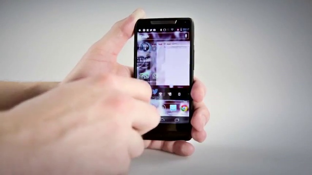 Обзор Motorola RAZR I (XT890)