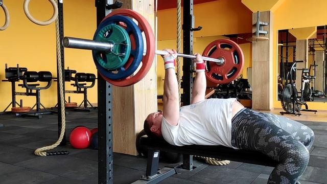 Д 3: Жим штанги лежа узким хватом, 90кг, 3 подход. смотреть онлайн