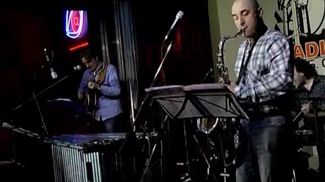 Ivanov Vibe Band - Rat race смотреть онлайн