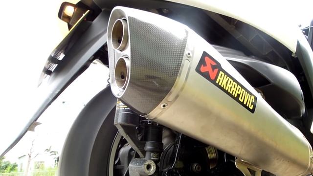 akrapovic exhaust on majesty 400 (remove DB killer ) смотреть онлайн