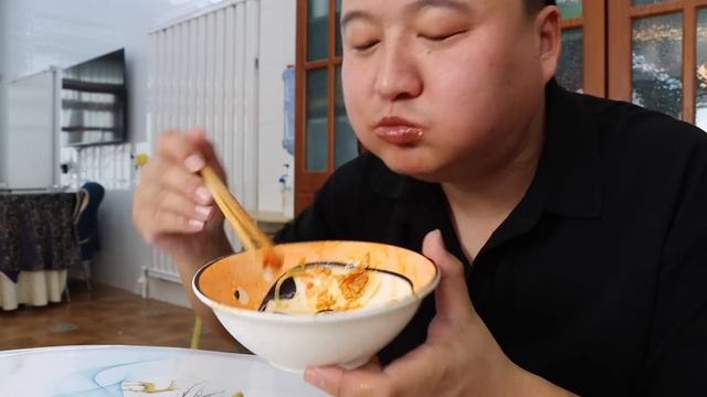 两包方便面，阿强秘制“爆炒方便面”，2斤一盆，辣的满头冒汗｜Mukbang【cram阿强】