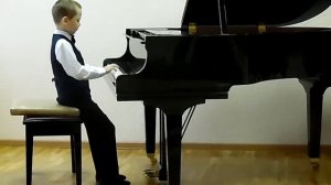 ,, Сонатина» Беркович. Игра на рояле.