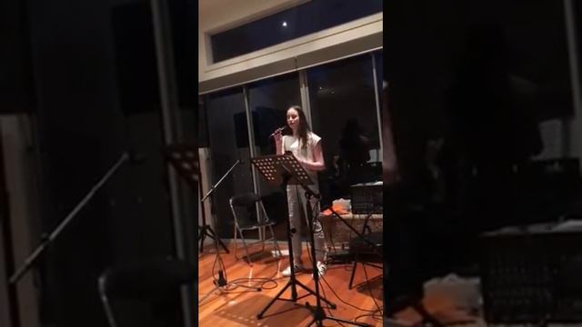 Sara 13 yr old singing Adele- Someone Like You смотреть онлайн