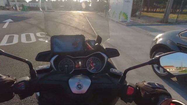 I bought a Yamaha X-Max sport scooter and went for it from Algarve to Lisbon and back смотреть онлайн