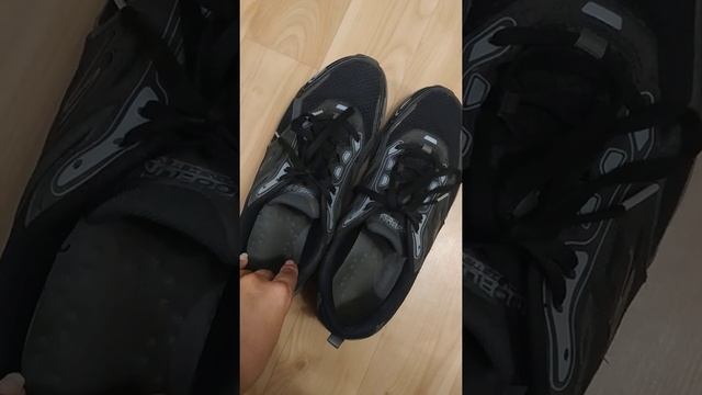 Кроссовки Скечерс смотреть онлайн