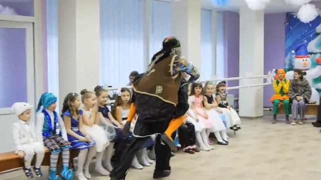 Новогодние чудеса (часть 1) смотреть онлайн