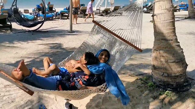 Dubai staycation - Rixos Palm Jumeirah - Zia & Zidan смотреть онлайн
