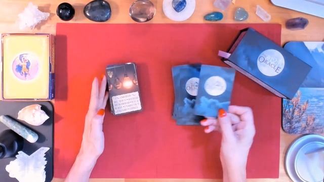 The iN2IT Oracle Unboxing & Ways You Can Use the Cards (Part 1) смотреть онлайн