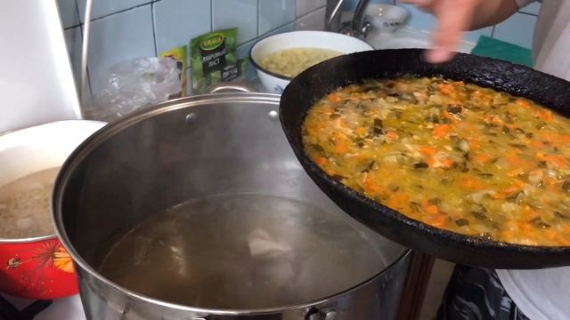 Рассольник Тонкости приготовления настоящего рассольника.Выдаем все секреты.Безумно вкусно! смотреть онлайн