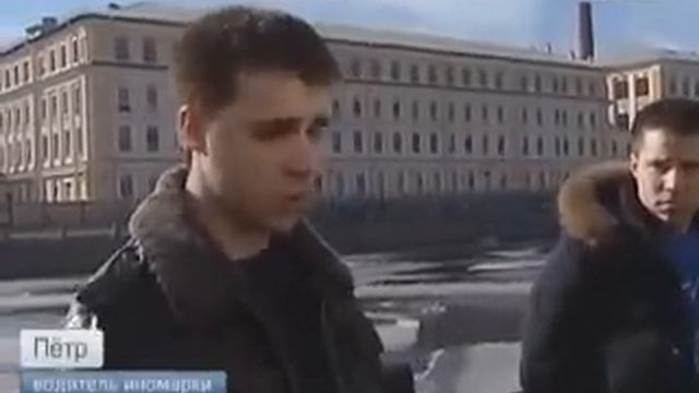 Гонщик на Audi скинул ГАЗель в Фонтанку смотреть онлайн