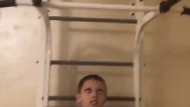 Подтягивание без рук!!! смотреть онлайн