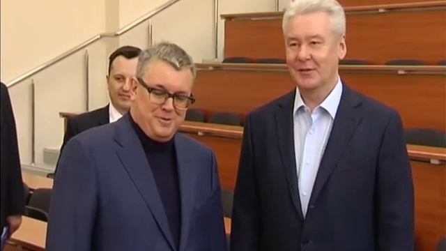Осмотр учебного комплекса НИУ ВШЭ в районе Строгино смотреть онлайн
