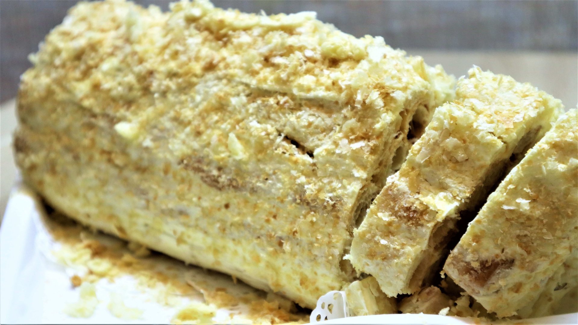 Простой, быстрый и очень вкусный -Торт - полено Наполеон из слоеного готового теста. смотреть онлайн