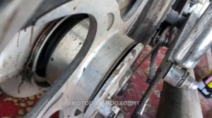 Как снять заднее колесо на мопеде альфа